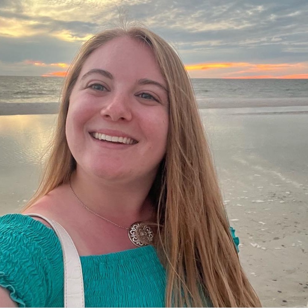 Meet your Posher, Kayla